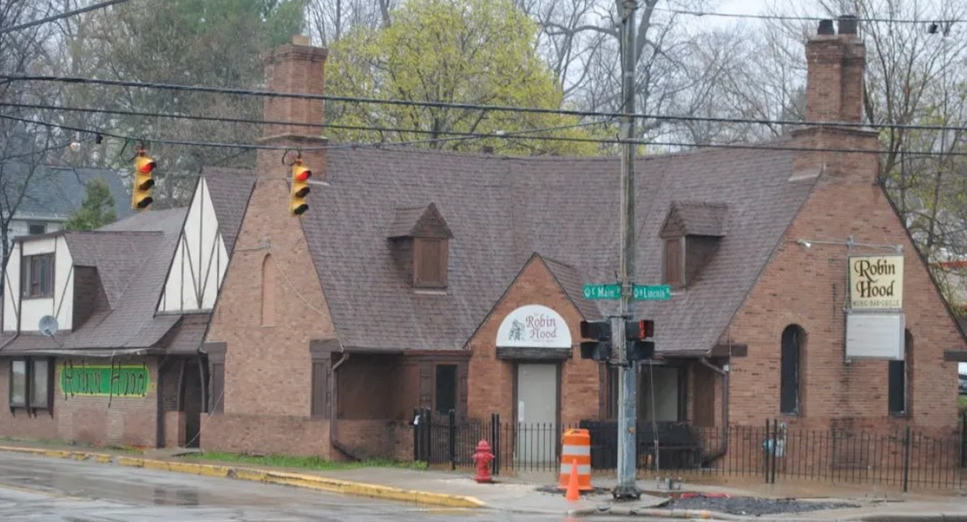 Cheers to The Robin Hood Inn, the Last Outlaw bar of Kent, OH